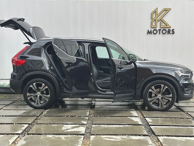 Volvo XC40 2.0 D4 Inscription Pro SUV 5dr Diesel Auto AWD Euro 6 (s/s) (190 ps) - U581