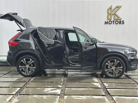 Volvo XC40 2.0 D4 Inscription Pro SUV 5dr Diesel Auto AWD Euro 6 (s/s) (190 ps) - U581
