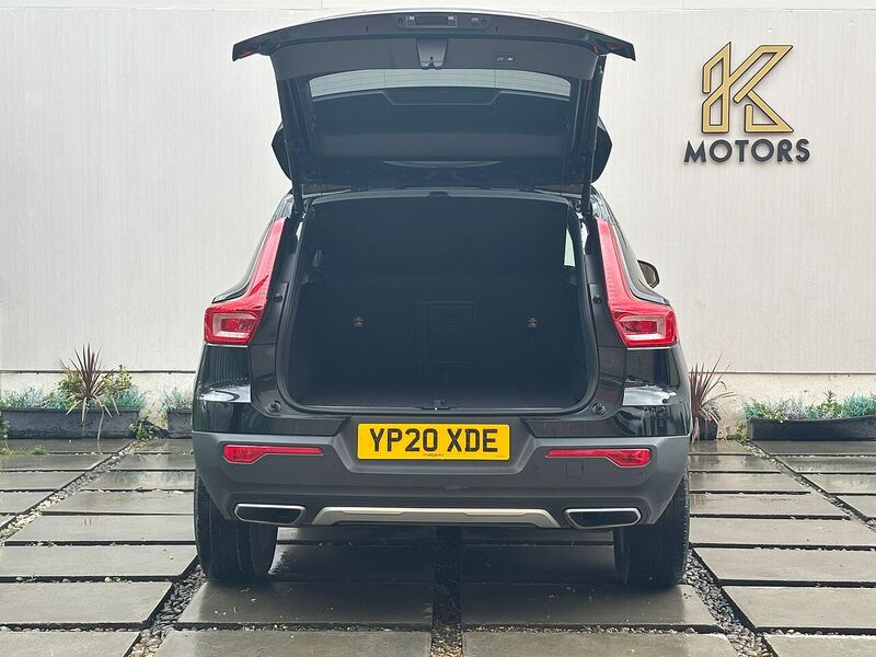 Volvo XC40 2.0 D4 Inscription Pro SUV 5dr Diesel Auto AWD Euro 6 (s/s) (190 ps) - U581