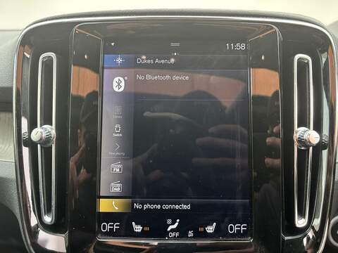 Volvo XC40 2.0 D4 Inscription Pro SUV 5dr Diesel Auto AWD Euro 6 (s/s) (190 ps) - U581