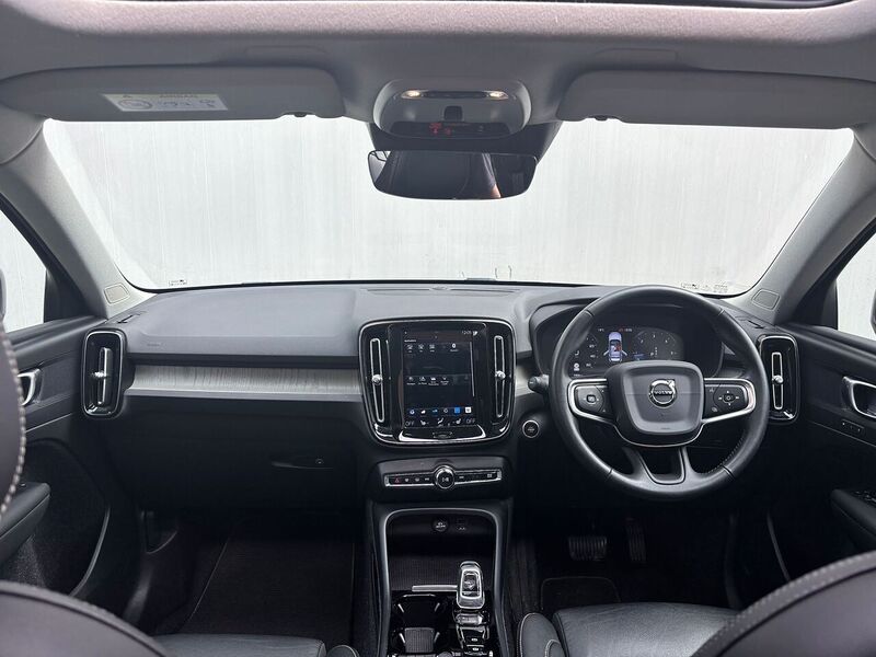 Volvo XC40 2.0 D4 Inscription Pro SUV 5dr Diesel Auto AWD Euro 6 (s/s) (190 ps) - U581
