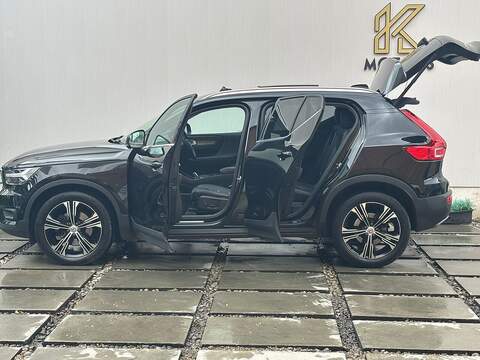 Volvo XC40 2.0 D4 Inscription Pro SUV 5dr Diesel Auto AWD Euro 6 (s/s) (190 ps) - U581