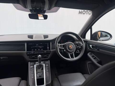 Porsche Macan 2.0T SUV 5dr Petrol PDK 4WD Euro 6 (s/s) (245 ps) - U582