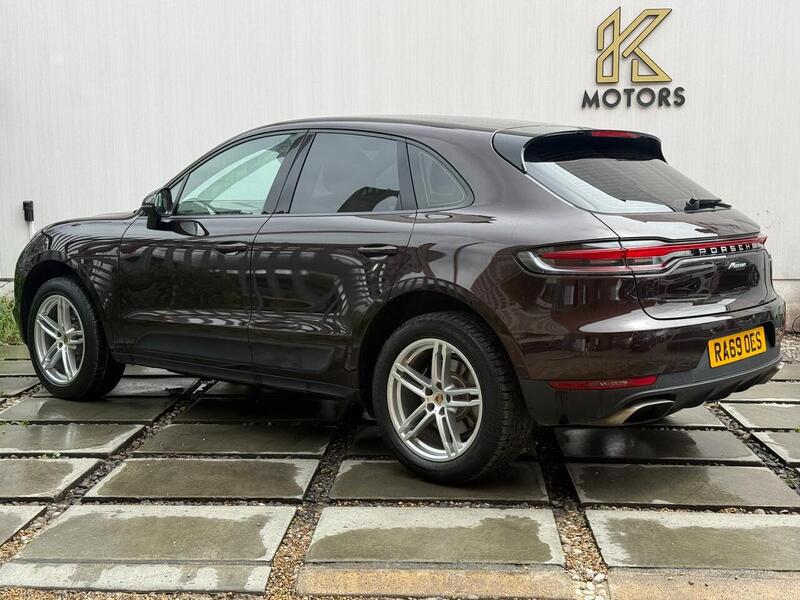Porsche Macan 2.0T SUV 5dr Petrol PDK 4WD Euro 6 (s/s) (245 ps) - U582