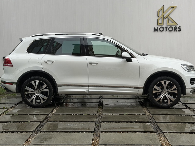 Volkswagen Touareg 3.0 TDI V6 BlueMotion Tech R-Line SUV 5dr Diesel Tiptronic 4WD Euro 6 (s/s) (262 ps) - U583