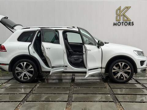 Volkswagen Touareg 3.0 TDI V6 BlueMotion Tech R-Line SUV 5dr Diesel Tiptronic 4WD Euro 6 (s/s) (262 ps) - U583