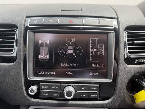 Volkswagen Touareg 3.0 TDI V6 BlueMotion Tech R-Line SUV 5dr Diesel Tiptronic 4WD Euro 6 (s/s) (262 ps) - U583