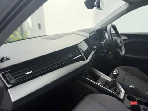 Audi A1 1.0 TFSI 25 Sport Sportback 5dr Petrol Manual Euro 6 (s/s) (95 ps) - U598