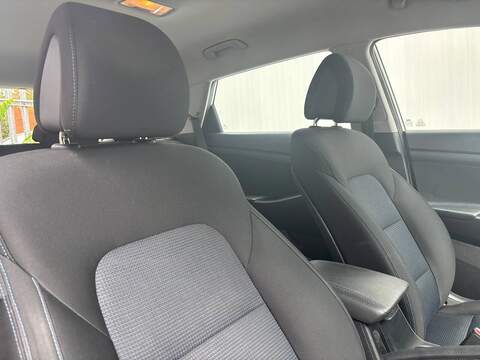 Hyundai TUCSON 1.6 GDi Blue Drive SE SUV 5dr Petrol Manual Euro 6 (s/s) (132 ps) - U608