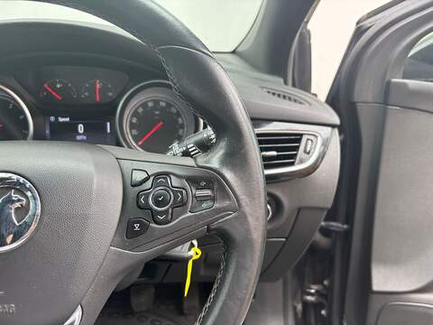 Vauxhall Astra 1.4i Turbo SRi Nav Hatchback 5dr Petrol Manual Euro 6 (150 ps) - U616