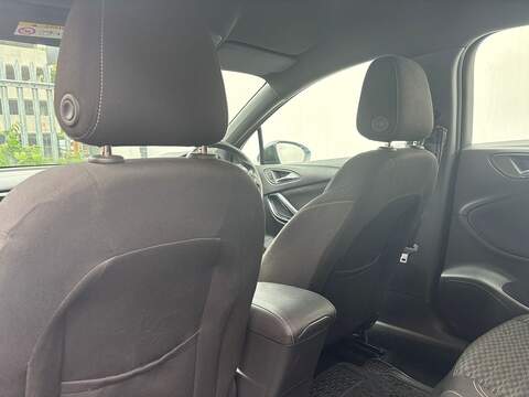 Vauxhall Astra 1.4i Turbo SRi Nav Hatchback 5dr Petrol Manual Euro 6 (150 ps) - U616
