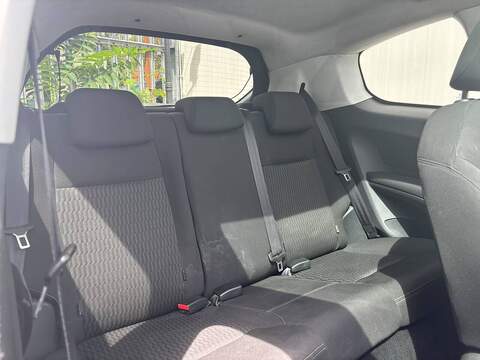 Peugeot 208 1.2 VTi PureTech Style Hatchback 3dr Petrol Manual Euro 6 (82 ps) - U623