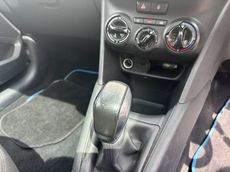 Peugeot 208 1.2 VTi PureTech Style Hatchback 3dr Petrol Manual Euro 6 (82 ps) - U623