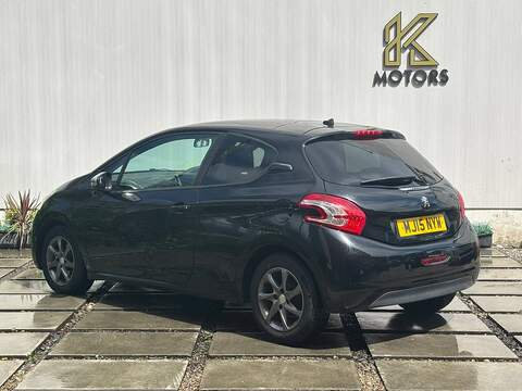 Peugeot 208 1.2 VTi PureTech Style Hatchback 3dr Petrol Manual Euro 6 (82 ps) - U623