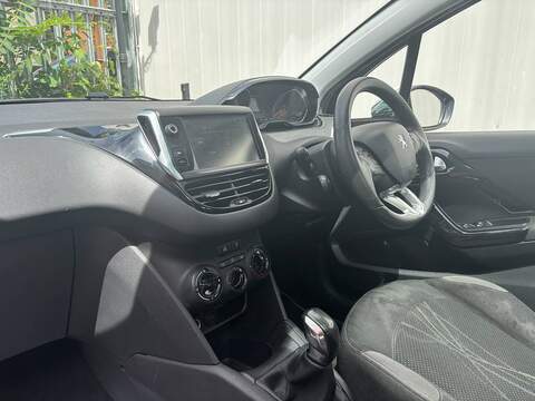 Peugeot 208 1.2 VTi PureTech Style Hatchback 3dr Petrol Manual Euro 6 (82 ps) - U623