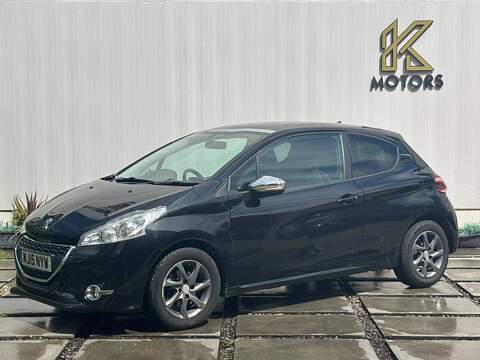 Peugeot 208 1.2 VTi PureTech Style Hatchback 3dr Petrol Manual Euro 6 (82 ps) - U623