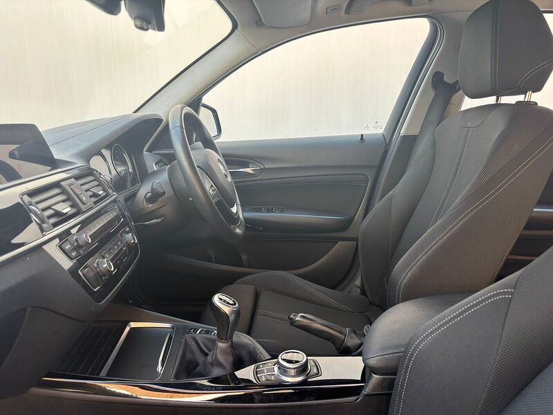 BMW 1 Series 1.5 118i Sport Hatchback 5dr Petrol Manual Euro 6 (s/s) (136 ps) - U624