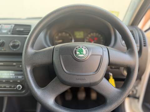 Skoda Fabia 1.4 MPI SE Hatchback 5dr Petrol Manual Euro 5 (86 bhp) - U638