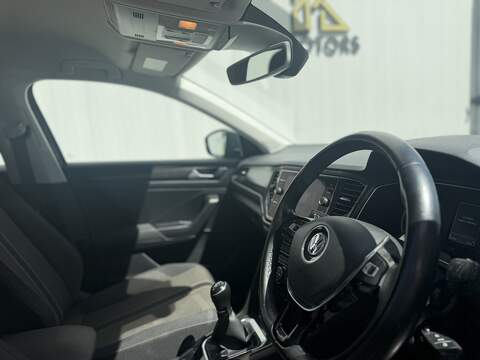 Volkswagen T-Roc 1.6 TDI SE SUV 5dr Diesel Manual Euro 6 (s/s) (115 ps) - U652