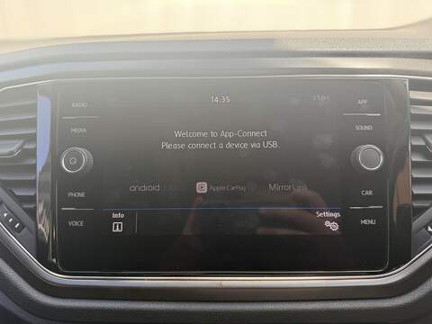 Volkswagen T-Roc 1.6 TDI SE SUV 5dr Diesel Manual Euro 6 (s/s) (115 ps) - U652