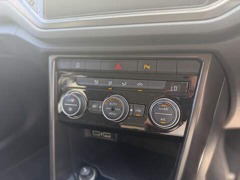 Volkswagen T-Roc 1.6 TDI SE SUV 5dr Diesel Manual Euro 6 (s/s) (115 ps) - U652
