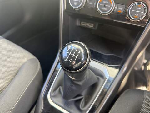 Volkswagen T-Roc 1.6 TDI SE SUV 5dr Diesel Manual Euro 6 (s/s) (115 ps) - U652