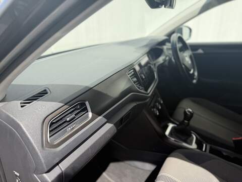 Volkswagen T-Roc 1.6 TDI SE SUV 5dr Diesel Manual Euro 6 (s/s) (115 ps) - U652