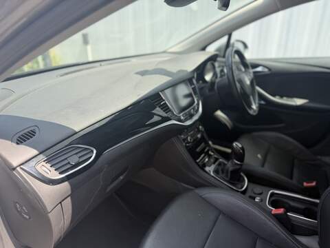 Vauxhall Astra 1.4i Turbo Elite Nav Hatchback 5dr Petrol Manual Euro 6 (150 ps) - U655