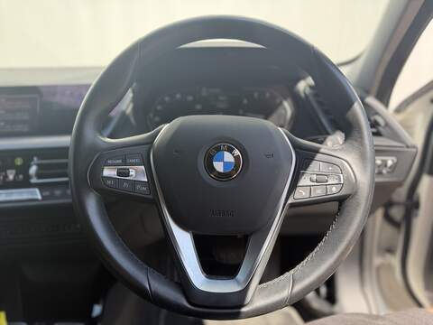 BMW 1 Series 1.5 118i Sport (LCP) Hatchback 5dr Petrol DCT Euro 6 (s/s) (136 ps) - U657