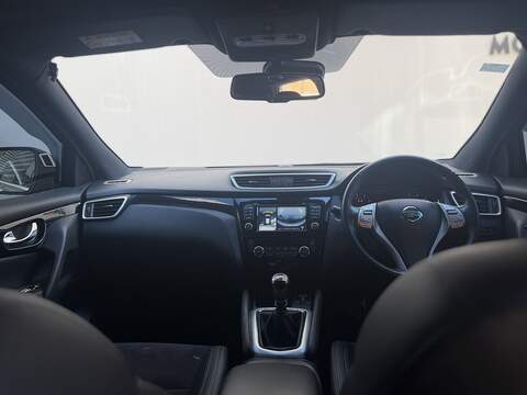 Nissan Qashqai 1.2 DIG-T N-Vision SUV 5dr Petrol Manual 2WD Euro 6 (s/s) (115 ps) - U658