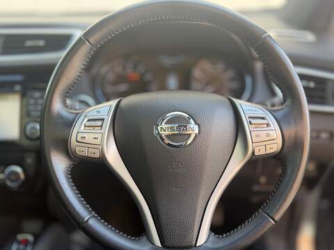 Nissan Qashqai 1.2 DIG-T N-Vision SUV 5dr Petrol Manual 2WD Euro 6 (s/s) (115 ps) - U658