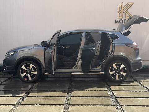 Nissan Qashqai 1.2 DIG-T N-Vision SUV 5dr Petrol Manual 2WD Euro 6 (s/s) (115 ps) - U658