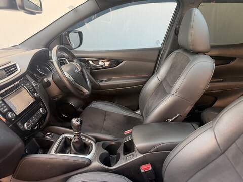 Nissan Qashqai 1.2 DIG-T N-Vision SUV 5dr Petrol Manual 2WD Euro 6 (s/s) (115 ps) - U658
