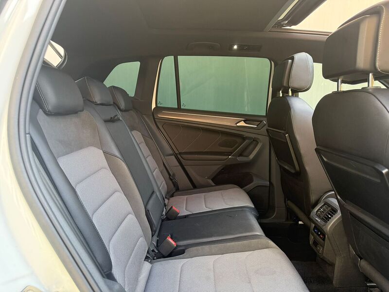 Volkswagen Tiguan 2.0 TDI BlueMotion Tech R-Line SUV 5dr Diesel DSG 4Motion Euro 6 (s/s) (150 ps) - U659