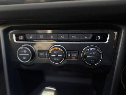 Volkswagen Tiguan 2.0 TDI BlueMotion Tech R-Line SUV 5dr Diesel DSG 4Motion Euro 6 (s/s) (150 ps) - U659