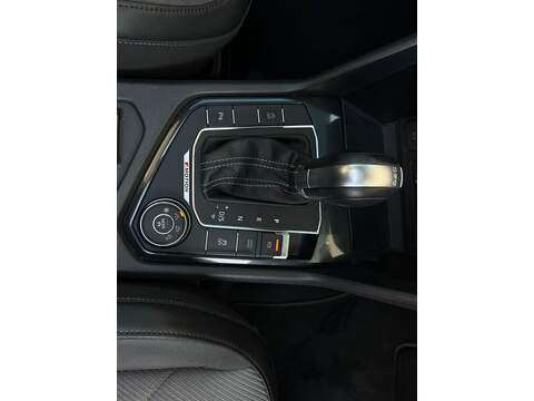 Volkswagen Tiguan 2.0 TDI BlueMotion Tech R-Line SUV 5dr Diesel DSG 4Motion Euro 6 (s/s) (150 ps) - U659