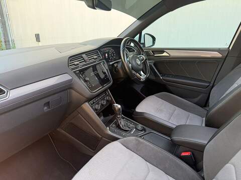 Volkswagen Tiguan 2.0 TDI BlueMotion Tech R-Line SUV 5dr Diesel DSG 4Motion Euro 6 (s/s) (150 ps) - U659