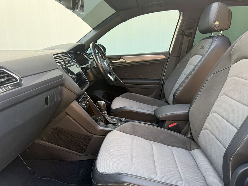 Volkswagen Tiguan 2.0 TDI BlueMotion Tech R-Line SUV 5dr Diesel DSG 4Motion Euro 6 (s/s) (150 ps) - U659