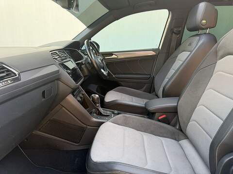 Volkswagen Tiguan 2.0 TDI BlueMotion Tech R-Line SUV 5dr Diesel DSG 4Motion Euro 6 (s/s) (150 ps) - U659