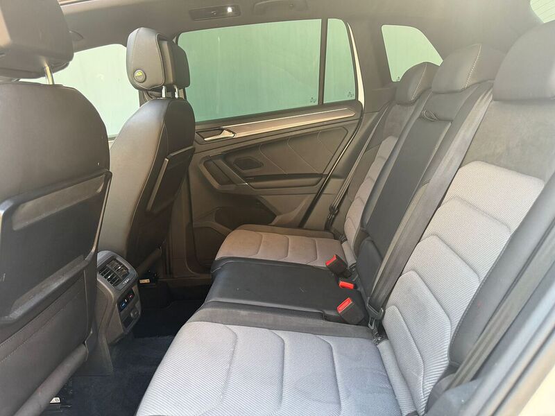 Volkswagen Tiguan 2.0 TDI BlueMotion Tech R-Line SUV 5dr Diesel DSG 4Motion Euro 6 (s/s) (150 ps) - U659