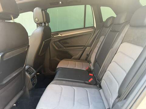 Volkswagen Tiguan 2.0 TDI BlueMotion Tech R-Line SUV 5dr Diesel DSG 4Motion Euro 6 (s/s) (150 ps) - U659