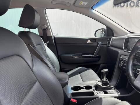 Kia Sportage 1.6 T-GDi 4 SUV 5dr Petrol Manual Euro 6 (s/s) (174 bhp) - U662