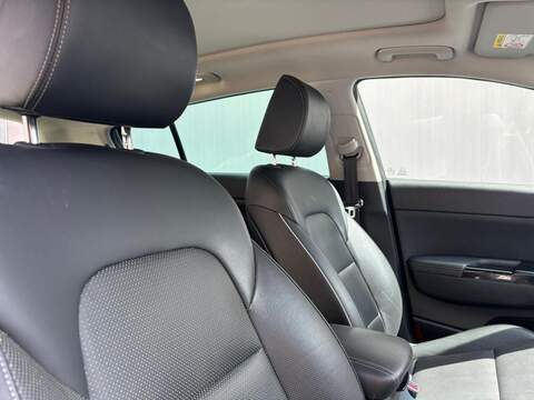 Kia Sportage 1.6 T-GDi 4 SUV 5dr Petrol Manual Euro 6 (s/s) (174 bhp) - U662
