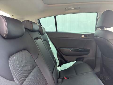 Kia Sportage 1.6 T-GDi 4 SUV 5dr Petrol Manual Euro 6 (s/s) (174 bhp) - U662