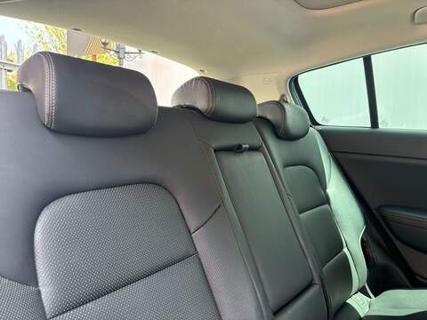 Kia Sportage 1.6 T-GDi 4 SUV 5dr Petrol Manual Euro 6 (s/s) (174 bhp) - U662