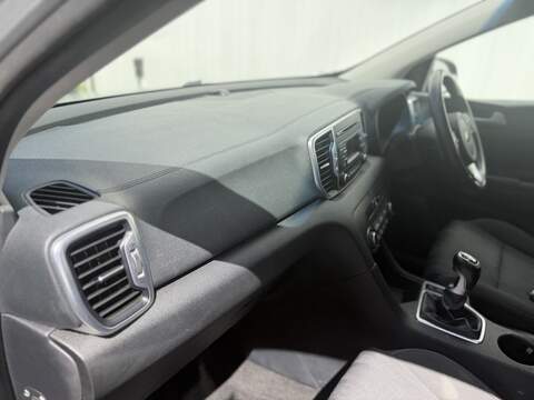 Kia Sportage 1.6 GDi 1 SUV 5dr Petrol Manual Euro 6 (s/s) (130 bhp) - U664