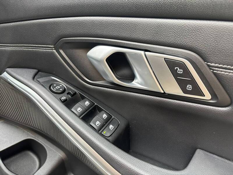 BMW 3 Series 2.0 330i M Sport Saloon 4dr Petrol Auto Euro 6 (s/s) (258 ps) - U666