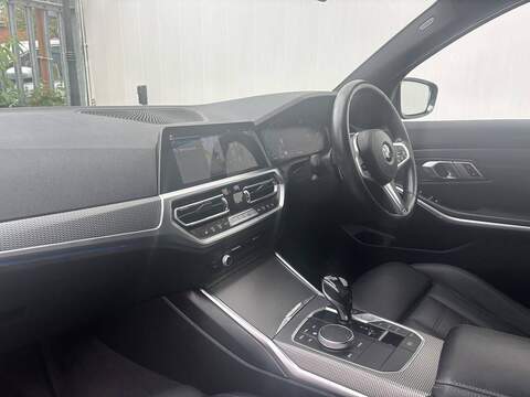 BMW 3 Series 2.0 330i M Sport Saloon 4dr Petrol Auto Euro 6 (s/s) (258 ps) - U666