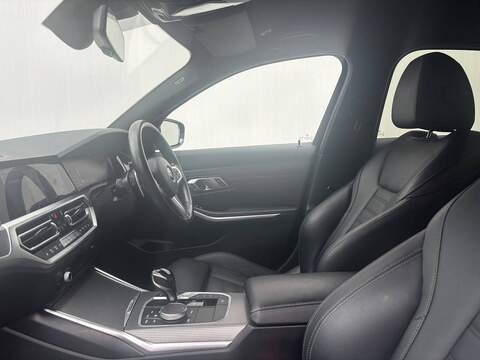 BMW 3 Series 2.0 330i M Sport Saloon 4dr Petrol Auto Euro 6 (s/s) (258 ps) - U666