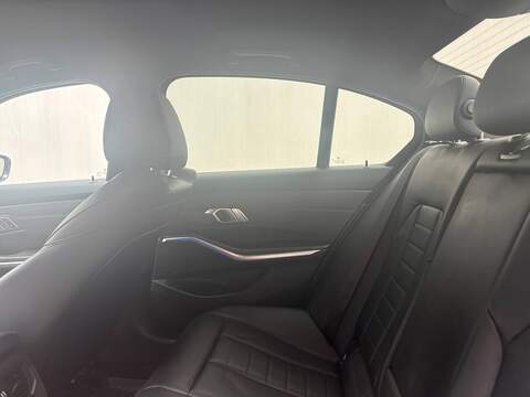 BMW 3 Series 2.0 330i M Sport Saloon 4dr Petrol Auto Euro 6 (s/s) (258 ps) - U666